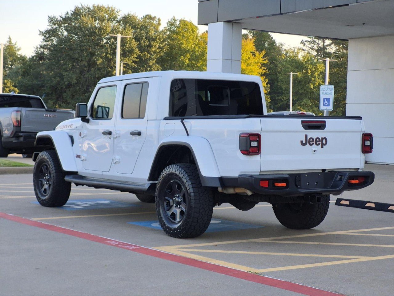 Used 2023 Jeep Gladiator Mojave AWD/4WD image 4