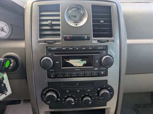 Used 2007 Chrysler 300 Touring L image 11