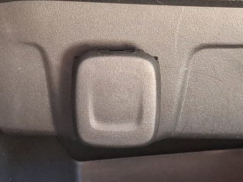 Certified 2024 Chevrolet Trax RS w/ Driver Confidence Package image 25