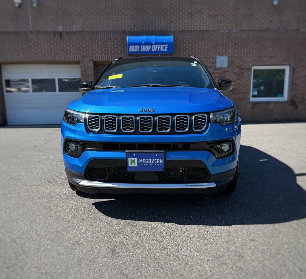 Used 2024 Jeep Compass Limited AWD/4WD image 2