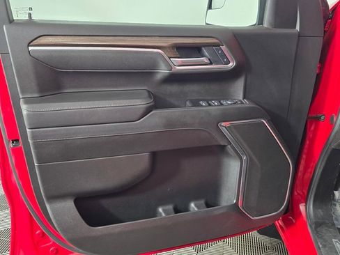 Used 2025 Chevrolet Silverado 1500 LT AWD/4WD image 17