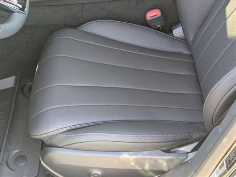 New 2026 Mercedes-Benz E 350 4MATIC Sedan image 4