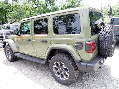 New 2026 Jeep Wrangler Unlimited Sahara AWD/4WD image 3