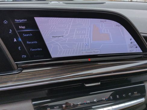 Used 2024 Cadillac Escalade Sport w/ LPO, ONYX Package image 31