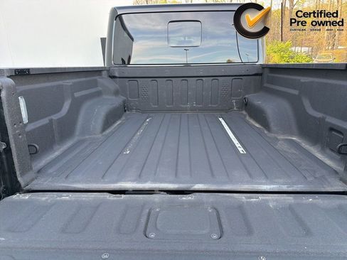Certified 2022 Jeep Gladiator Overland AWD/4WD image 15