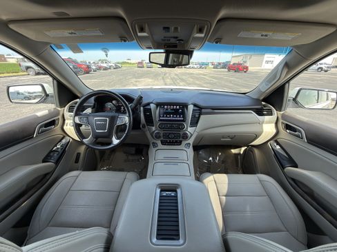 Used 2018 GMC Yukon Denali w/ Denali Ultimate Package AWD/4WD image 11