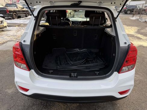 Used 2021 Chevrolet Trax LS w/ Tint and Cruise Package image 9