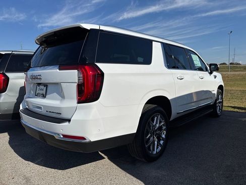 New 2026 GMC Yukon XL Elevation image 4