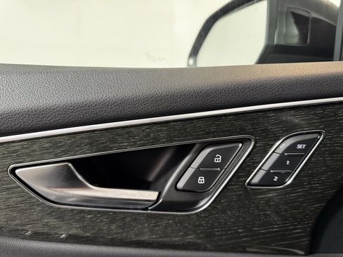 Used 2019 Audi Q8 Premium w/ Convenience Package image 23