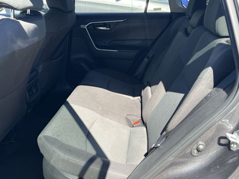 Used 2025 Toyota RAV4 XLE AWD/4WD image 23