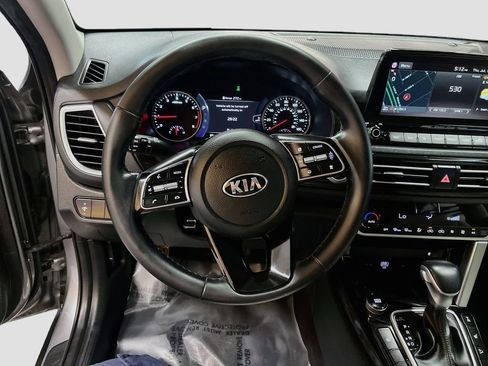 Used 2021 Kia Seltos SX w/ SX Sunroof Package AWD/4WD image 11