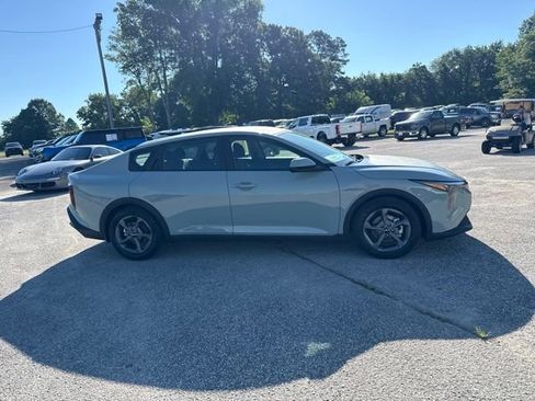 Used 2025 Kia K4 FWD image 14