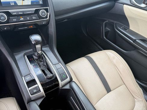 Used 2020 Honda Civic Touring image 27