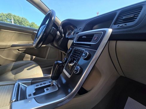 Used 2012 Volvo S60 T5 w/ Climate Pkg FWD image 26