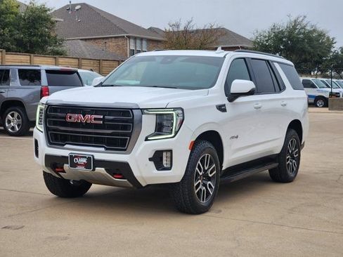 Used 2024 GMC Yukon AT4 w/ Technology Package image 12