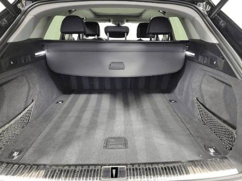 Used 2021 Audi e-tron Premium w/ Convenience Plus Package image 11