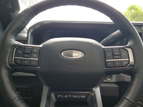 Used 2025 Ford F250 Platinum image 23