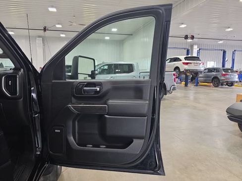 Used 2022 Chevrolet Silverado 3500 LTZ w/ Z71 Chrome Sport Edition AWD/4WD image 31
