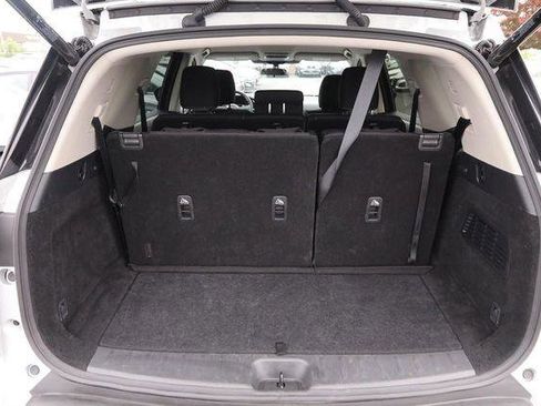 Used 2025 Nissan Pathfinder SV FWD image 7