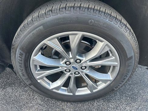 Used 2022 Ford Explorer XLT w/ Equipment Group 202A image 29