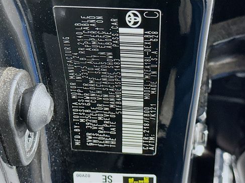 Used 2025 Toyota Corolla LE image 12