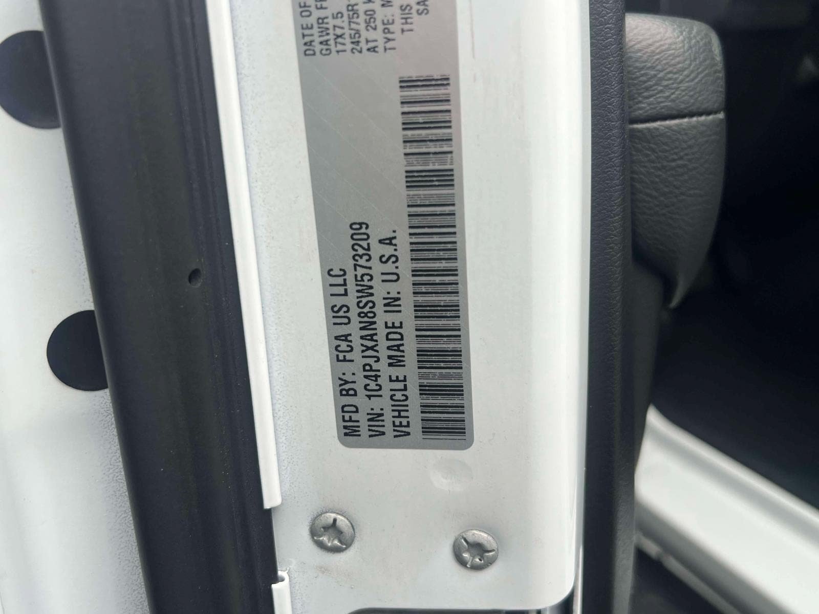 Used 2025 Jeep Wrangler Sport AWD/4WD image 26