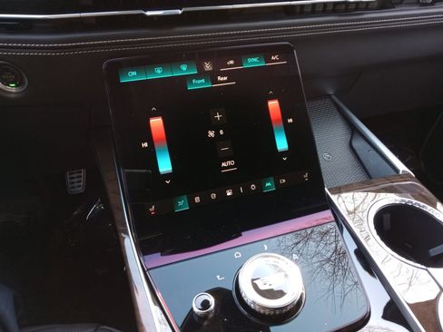 Used 2025 Cadillac Escalade Sport Platinum image 20