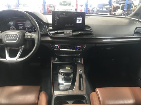 Used 2023 Audi Q5 2.0T Premium Plus w/ Premium Plus Package AWD/4WD image 17