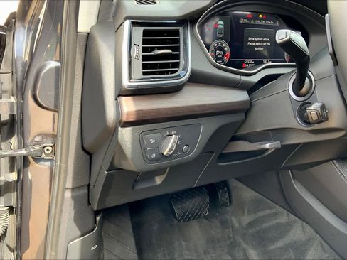 Used 2021 Audi Q5 Premium Plus w/ Premium Plus Package image 36