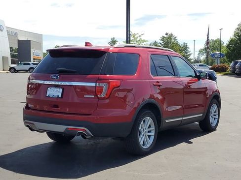 Used 2017 Ford Explorer XLT w/ Equipment Group 202A FWD image 3
