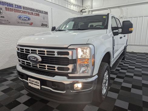 Used 2025 Ford F250 XLT AWD/4WD image 3