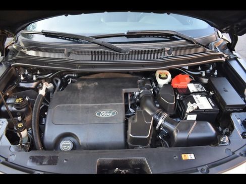 Used 2015 Ford Explorer XLT w/ Equipment Group 202A FWD image 40