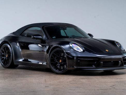 Used 2022 Porsche 911 Carrera GTS RWD image 2