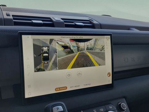 Used 2025 Land Rover Defender 90 S image 15