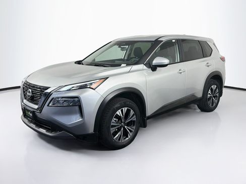 Used 2023 Nissan Rogue SV FWD image 3