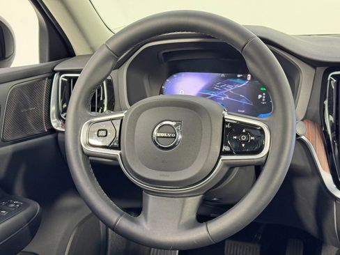 Used 2023 Volvo S60 T8 Plus image 22