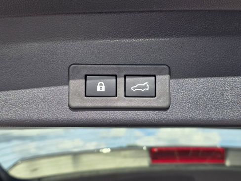 Certified 2024 Subaru Ascent Premium w/ Convenience Package image 9