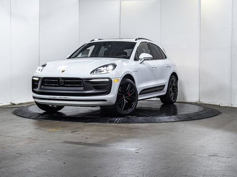 New 2025 Porsche Macan GTS image 1