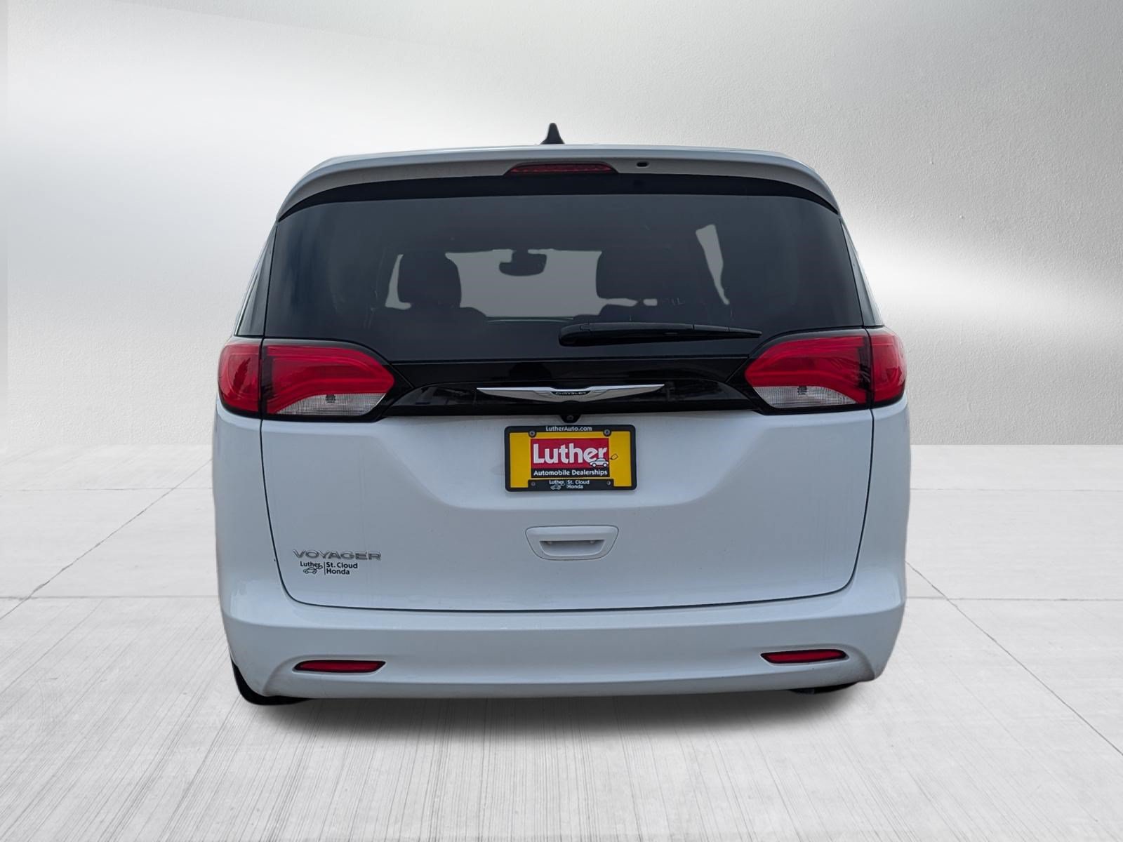 Used 2024 Chrysler Voyager LX FWD image 6