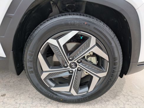 Certified 2023 Hyundai Tucson Limited AWD/4WD image 9
