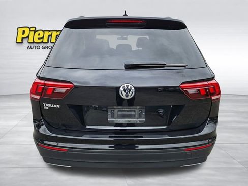 Used 2019 Volkswagen Tiguan SE w/ Panoramic Sunroof Package AWD/4WD image 4