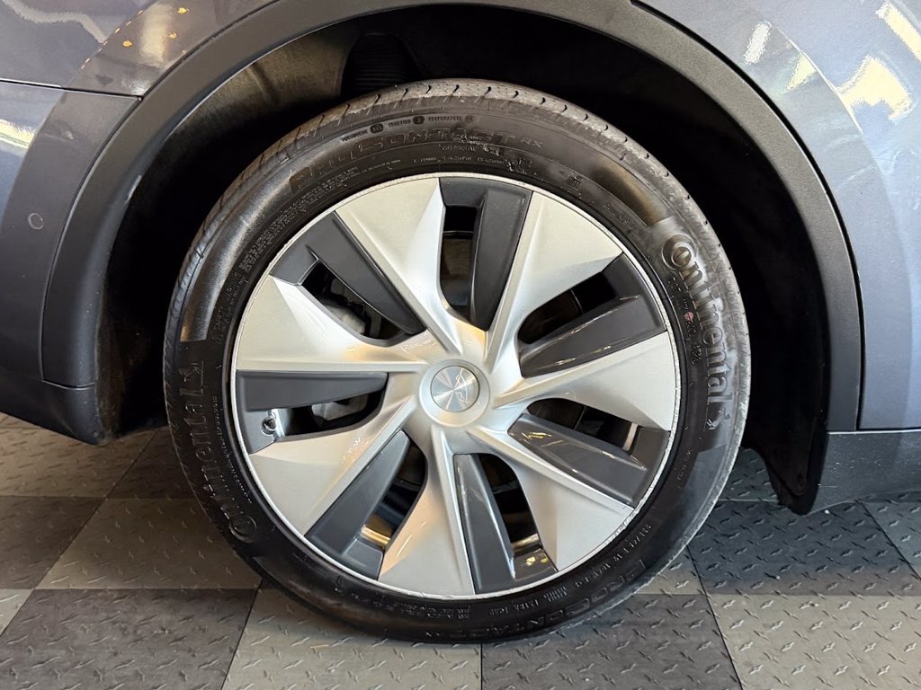 Used 2021 Tesla Model Y Long Range AWD/4WD image 27