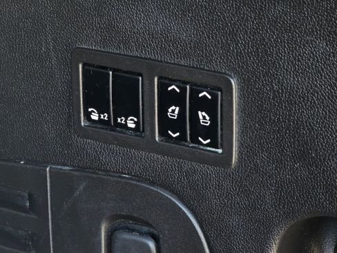 Used 2016 Cadillac Escalade Luxury image 40