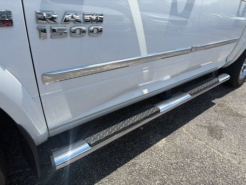 Used 2016 RAM 1500 Laramie w/ Convenience Group AWD/4WD image 3