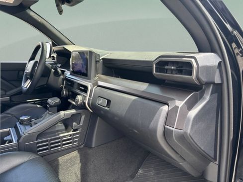 Certified 2025 Toyota 4Runner SR5 AWD/4WD image 22