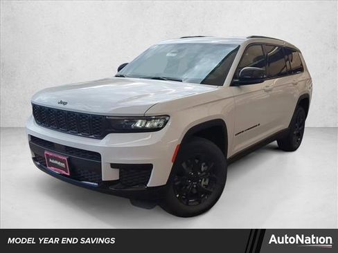 New 2025 Jeep Grand Cherokee L Laredo image 1