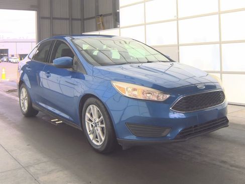 Used 2018 Ford Focus SE FWD image 3
