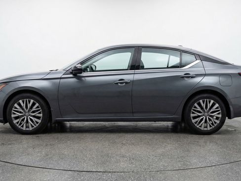 Used 2025 Nissan Altima 2.5 SV FWD image 5