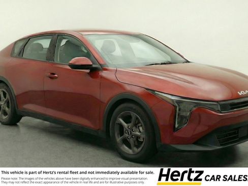 Used 2025 Kia K4 LXS image 1