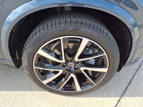 Certified 2024 Volvo XC90 B6 Plus image 9